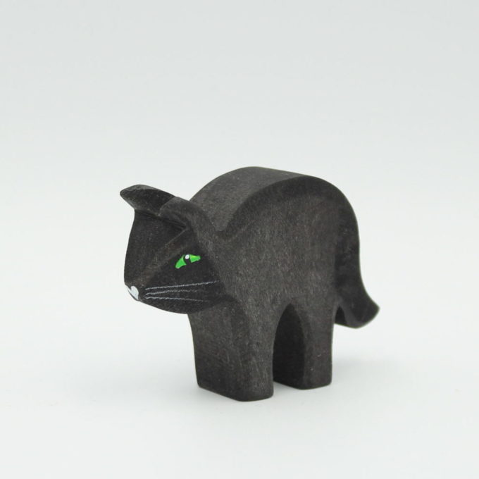 Katze mit Buckel