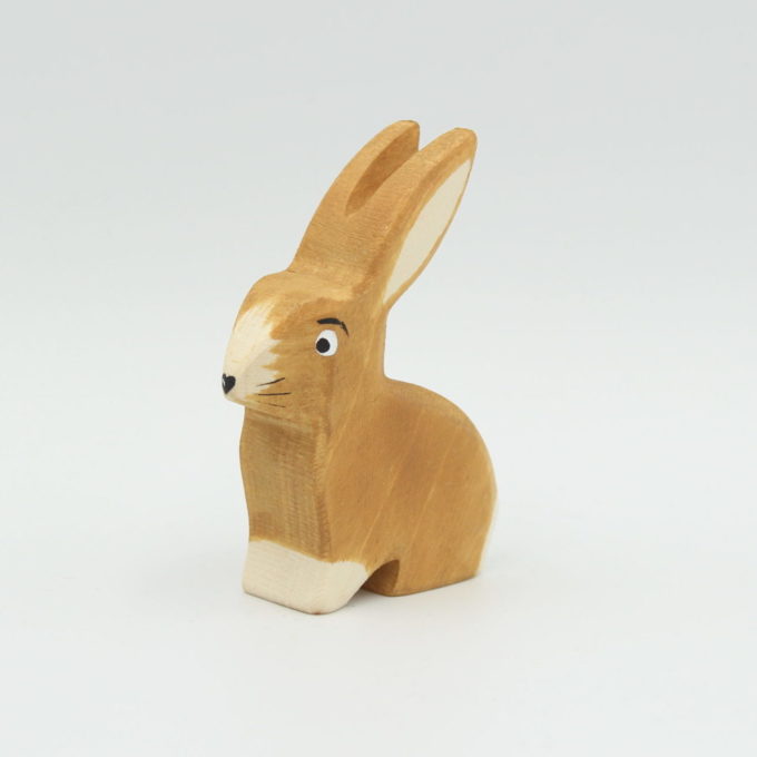 Hase sitzend
