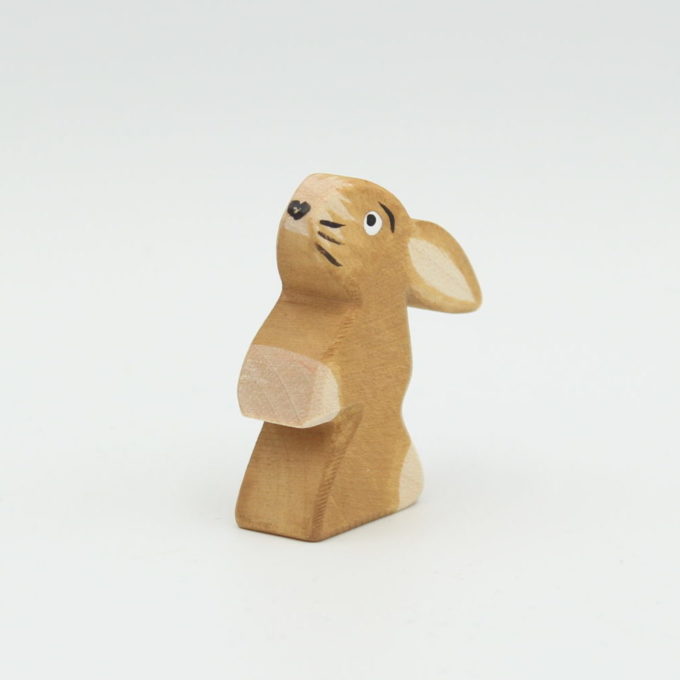 Hase stehend