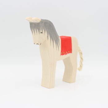 Pferd mit Sattel