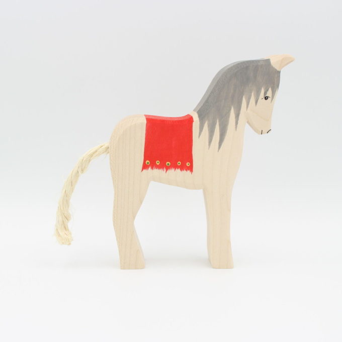 Pferd mit Sattel – Bild 2